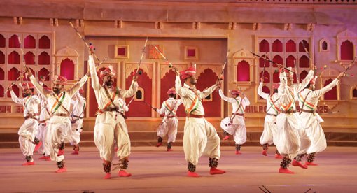 बंगाल के राय बेंसे लोक नृत्य का छाया जादू