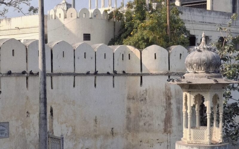 वॉल सिटी में बिना वेंटीलेशन पाइप के खतरनाक हो सकती है सीवरेज लाइन