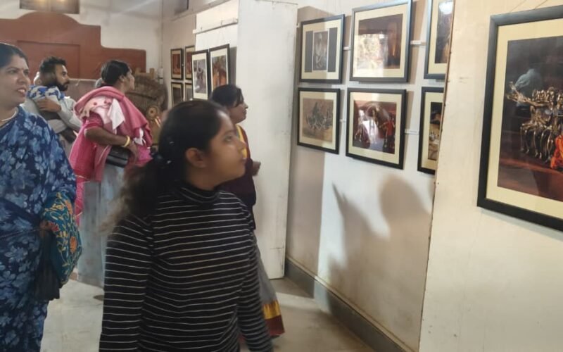 शिल्पग्राम फोटो प्रतियोगिता में संयम रहे प्रथम