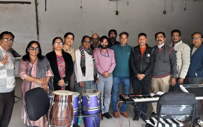 वरिष्ठ सुरों की मंडली द्वारा लाइव म्यूजिकल आर्केस्ट्रा के साथ कार्यक्रम आयोजन होगा आज अशोका पैलेस में