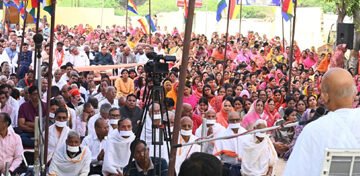 व्यक्ति का दृष्टिकोण सकारात्मक होना चाहिए : आचार्य महाश्रमण