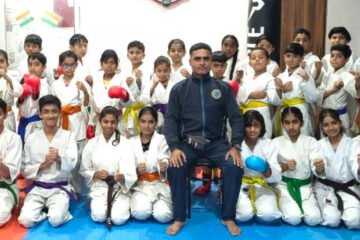 उदयपुर का 33 सदस्यीय दल जयपुर रवाना, 29 खिलाड़ी खेल कराटे लीग के स्कूल गेम्स में लेंगे भाग