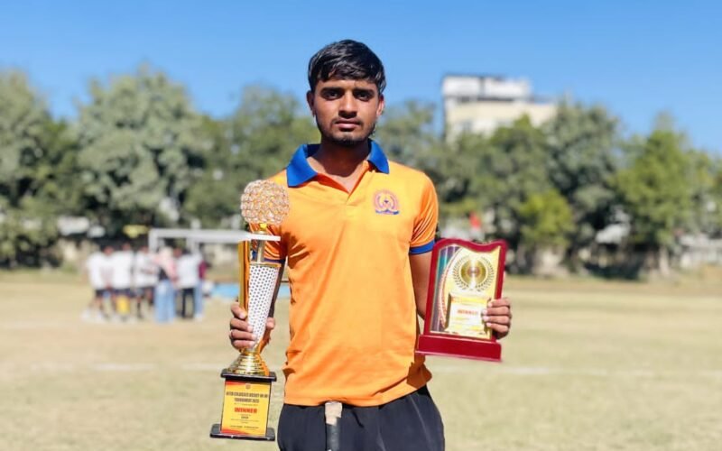 रख्यावल के नारायण डांगी का ऑल इंडिया इंटर यूनिवर्सिटी वेस्ट जोन हॉकी पुरुष प्रतियोगिता में चयन