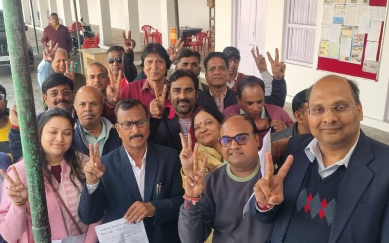 टीम संजय के 52 सदस्यों ने किये आवेदन