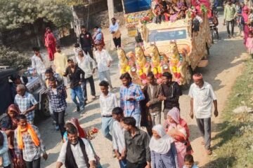 कनबई में माताजी की ऊंट सवारी पर भव्य शोभायात्रा