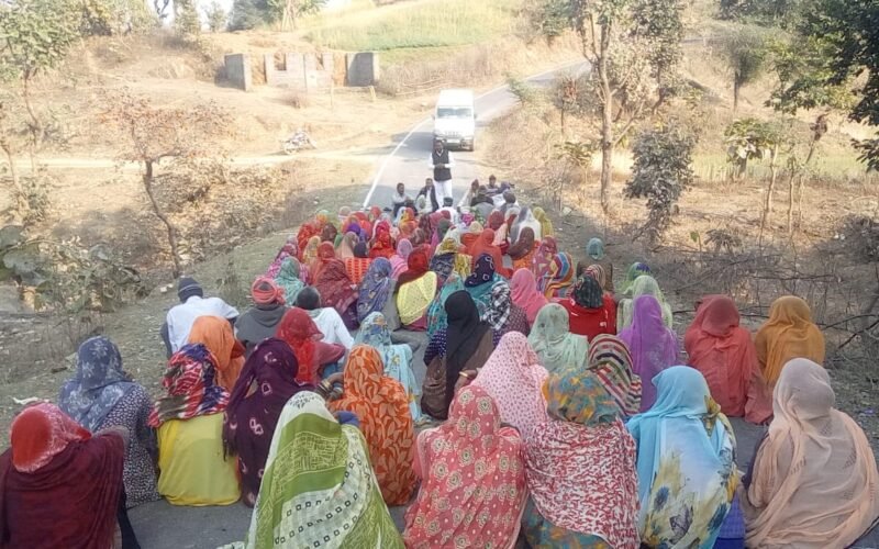 भीलान बरोठी, नवाघरा एवं कातर ग्राम पंचायतों में मनरेगा बचाओ अभियान प्रारम्भ