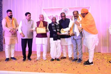 *लेकसिटी प्रेस क्लब सांस्कृतिक संध्याः लेखनी के प्रबुद्ध, डिजिटल, नवोदित पत्रकारों सहित दस पत्रकारों का सम्मान*