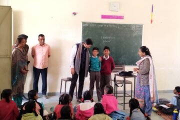 जिला कलेक्टर नमित मेहता ने पीएम श्री राजकीय उच्च माध्यमिक विद्यालय सुखेर का किया निरीक्षण