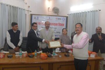 16वां राष्ट्रीय मतदाता दिवस: उदयपुर में उत्कृष्ट ईएलसी और बीएलओ सम्मानित