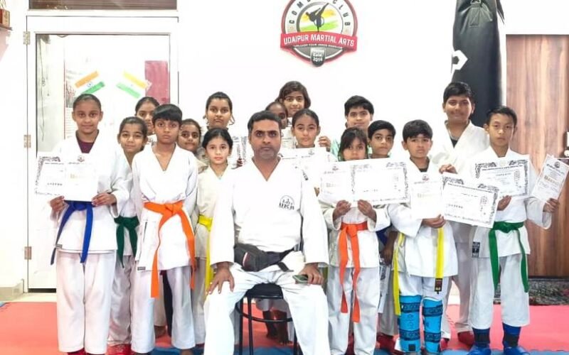उदयपुर मार्शल आर्ट्स एकेडमी में 27वीं बेल्ट ग्रेडिंग परीक्षा संपन्न