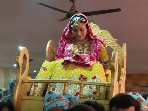 पोरवाल समाज ने किया मुमुक्षु दीक्षार्थी रविशा जैन इति का बहुमान