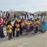 वात्सल्य फाउण्डेशन ने राजकीय विद्यालय के बच्चों को 75 कंबलें की भेंट