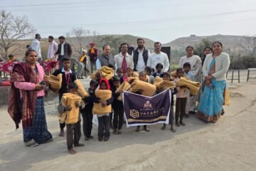 वात्सल्य फाउण्डेशन ने राजकीय विद्यालय के बच्चों को 75 कंबलें की भेंट