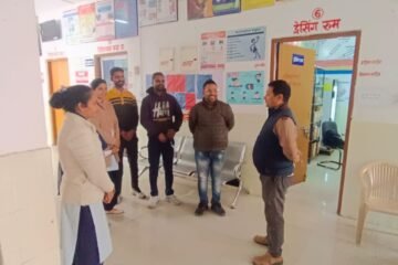 सीएमएचओ ने किये चिकित्सा संस्थानो के औचक निरीक्षण