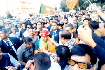 दिल्ली की मुख्यमंत्री रेखा गुप्ता का उदयपुर में भव्य स्वागत, कार्यकर्ताओं में उत्साह