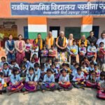 पूर्व सांसद् शास्त्री की पुण्यतिथि पर मिठाई व कम्बल वितरण