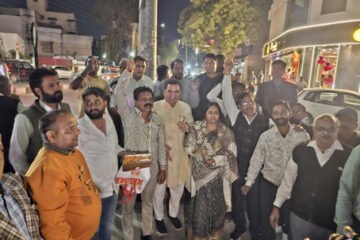 आयड चौकी को थाना बनाने पर की भव्य आतिशबाजी