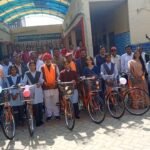 साइकिलें पाकर खिले बेटियों के चेहरे – राउमावि मटून में साइकिल वितरण समारोह