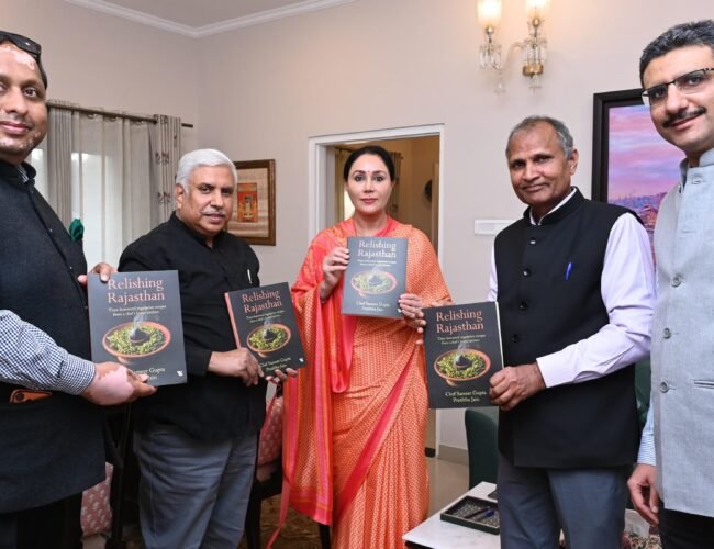 उपमुख्यमंत्री से होटल फेडरेशन ऑफ़ राजस्थान एंव होटल संगठनों ने शिष्टाचार भेंट कर बजट होटलों के नियमितीकरण (Regularisation) अधिनियम के प्रस्ताव पर विस्तृत चर्चा की