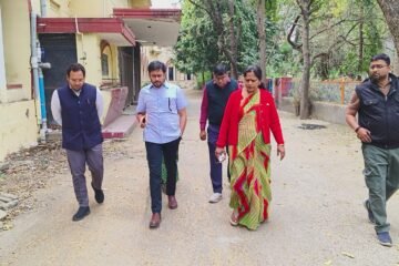 जिला कलेक्टर मेहता ने पीएम श्री विद्यालय सूरजपोल का किया आकस्मिक निरीक्षण