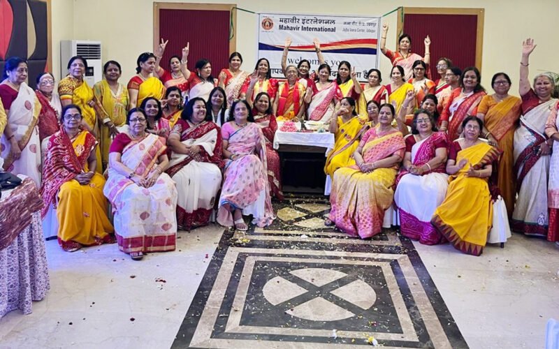 फागोत्सव में पारम्परिक गीतों पर थिरकी जज्बा वीरा की सदस्याएं, खेली फूलों की होली