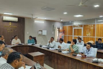 संपर्क पोर्टल पर दर्ज परिवेदनाओं का त्वरित निस्तारण करें जिला कलक्टर