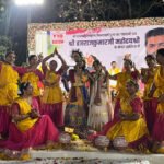 वल्लभ यूथ आर्गेनाइजेशन द्वारा होली रसिया फूल फाग महोत्सव में आज ब्रज में होली रे रसिया पर झूमे भक्त