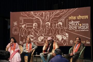 राजस्थान की रेत का रूखापन आदमी को पानीदार बनाता है और झीलों में पानी नहीं वीरों की कहानियां तैरती है- चेतन औदिच्य