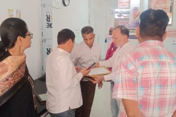 राजसमंद : अवैध क्लिनिक एवं लेब्स को लेकर सीएमएचओ के नेतृत्व में विभागीय टीम ने चारभुजा में की कार्यवाही