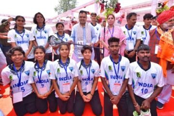 बेणेश्वर में मुख्यमंत्री ने लैक्रोज खिलाड़ियों से की मुलाकात