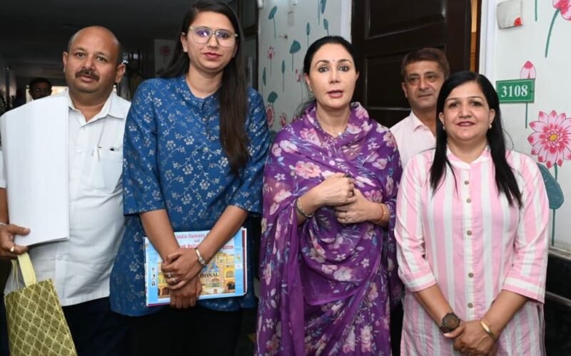 उपमुख्यमंत्री दिया कुमारी को दी छठे इंटरनेशनल क्लासिकल डांस फेस्टिवल की जानकारी