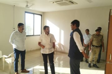 जिला कलेक्टर ने गिर्वा तहसील-पंचायत समिति कार्यालय का किया वार्षिक निरीक्षण, व्यवस्थाओं का लिया जायजा