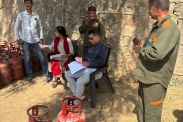 अवैध गैस रिफिलिंग पर प्रशासन का शिकंजा, 9 सिलेंडर जब्त