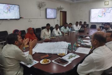 देवास तृतीय व चतुर्थ परियोजना प्रभावित 368 परिवारों के पुनर्वास हेतु जिला स्तरीय समिति की बैठक आयोजित