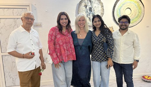 इंस्पिरिट आर्ट गैलरी द्वारा आयोजित यूनाइटेट किंगडम से मिशेल फाइन की पेपर मेशी कला कृतियों की4 दिवसीय प्रदर्शनी का 4 दिवसीय गुरुवार को सफलतापूर्वक समापन हुआ