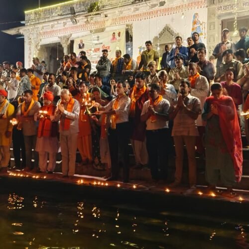 राजस्थान दिवस सप्ताह : जनप्रतिनिधियों, अधिकारियों संग आमजन ने पिछोला झील किनारे की महाआरती