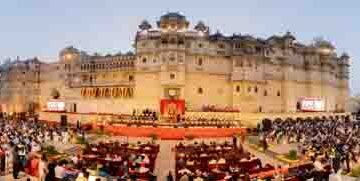 महाराणा मेवाड़ फाउण्डेशन : डॉ. लक्ष्यराज सिंह मेवाड़ ने भावुक होकर किया अपने पिता के नाम पर सम्मान