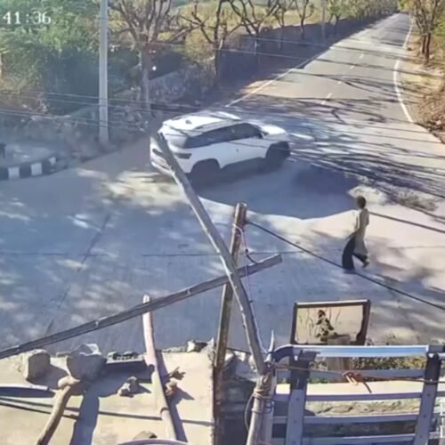 दमाशों ने दिन दहाडे किया बुजुर्ग का अपहरण, जमकर की मारपीट