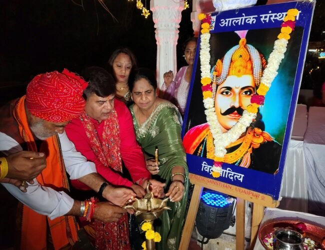 भारतीय नववर्ष पर उमड़ा उत्साह, आलोक के विद्यार्थियों ने तिलक लगाकर दी शुभकामनाएँ