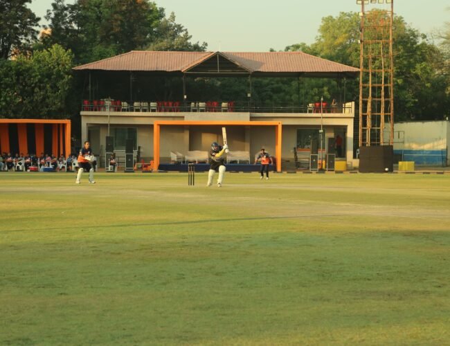 लेक पैलेस ने औरेका को, लीला पैलेस ने फेयरमोंट को हराया