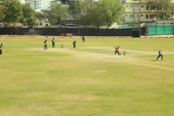 उदय विलास ने पैरेलल और लेकेण्ड ने रेडिसन ब्लू को हराकर जीते मैच