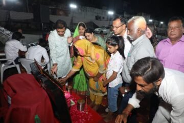 नाकोड़ा पाश्र्व भैरव के नाम की महिलाओं ने लगायी मेंहदी,आज जमेगी भक्ति संध्या