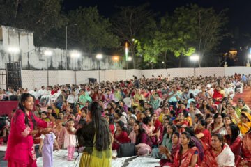 नाकोड़ा पाश्र्व भैरव में भक्ति संध्या में उमडें भक्त