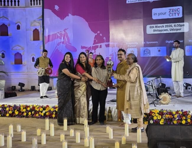 मोहन व सात्विक वीणा से निकले सुर में व नियाजी निजाम बद्रर्स की सूफियाना कव्वाली में खोयें श्रोता