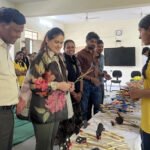 पेपर से बनी टॉयज, दिलों में बसी खुशियां महात्मा गांधी स्कूल में आर्ट वर्कशॉप का  समापन