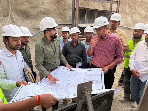 जिला कलक्टर ने किया मानसी वाकल और देवास परियोजना का निरीक्षण