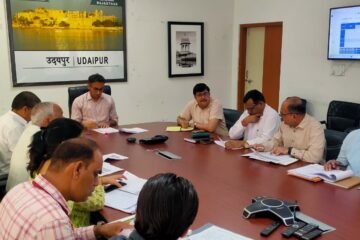 फ्लैगशिप योजनाएं सरकार की सर्वोच्च प्राथमिकता, क्रियान्वयन में दिखाएं गंभीरता – जिला कलक्टर