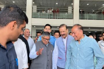 वरिष्ठ भाजपा नेता चोरडिया से मिलने जीबीएच पहुंचे राज्यपाल कटारिया