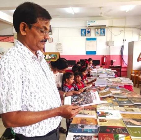 पुस्तके ही शोध और नवाचार की आधारशिला :डॉ. श्रीनिवास महावर