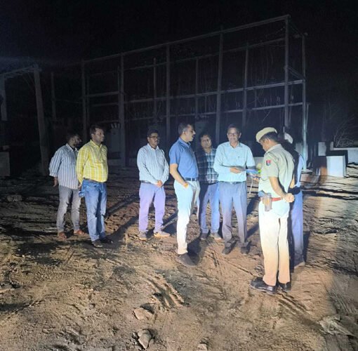 कुसुम C योजना के तहत धमलात फला में 20 करोड़ के निर्माणाधीन सोलर प्लांट एवं खजूरी में 33/11 केवी जीएसएस निर्माण कार्य का जिला कलक्टर ने किया निरीक्षण, दिए आवश्यक दिशा निर्देश